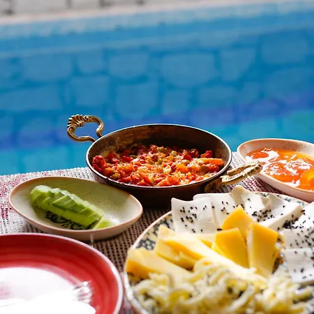 Pan Alacati Hotel 3*